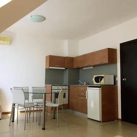 Belle View - Menada Szveti Vlasz